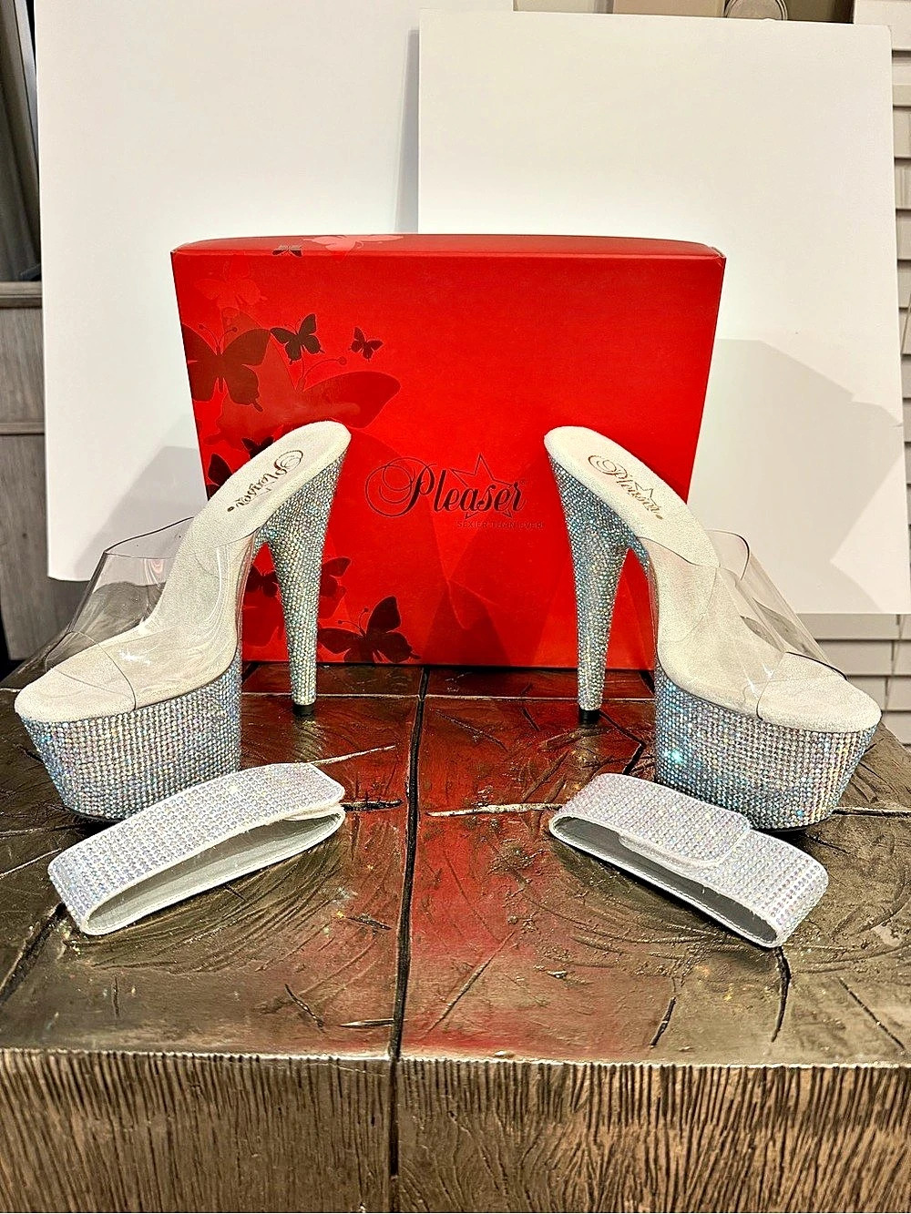 Pleaser Nina-18 Rhinestone Platform Heels in White & Silver US 8 New in box
